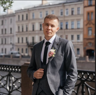Александр Гнускин